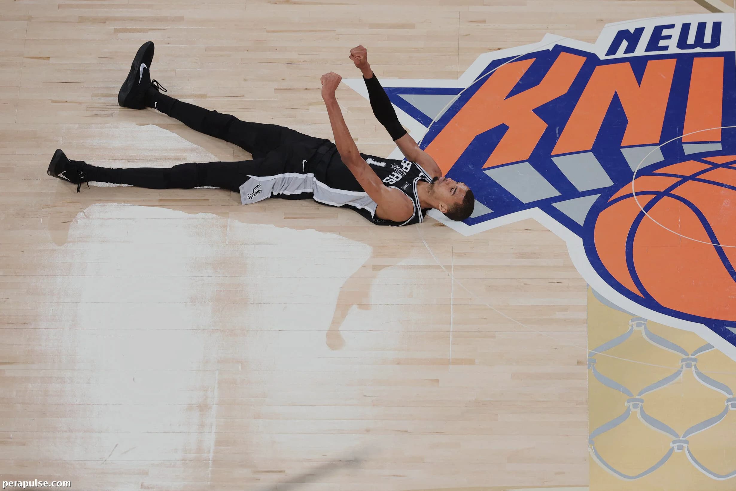 Spurs Rally to Defeat Knicks in Game 3 of NBA Finals