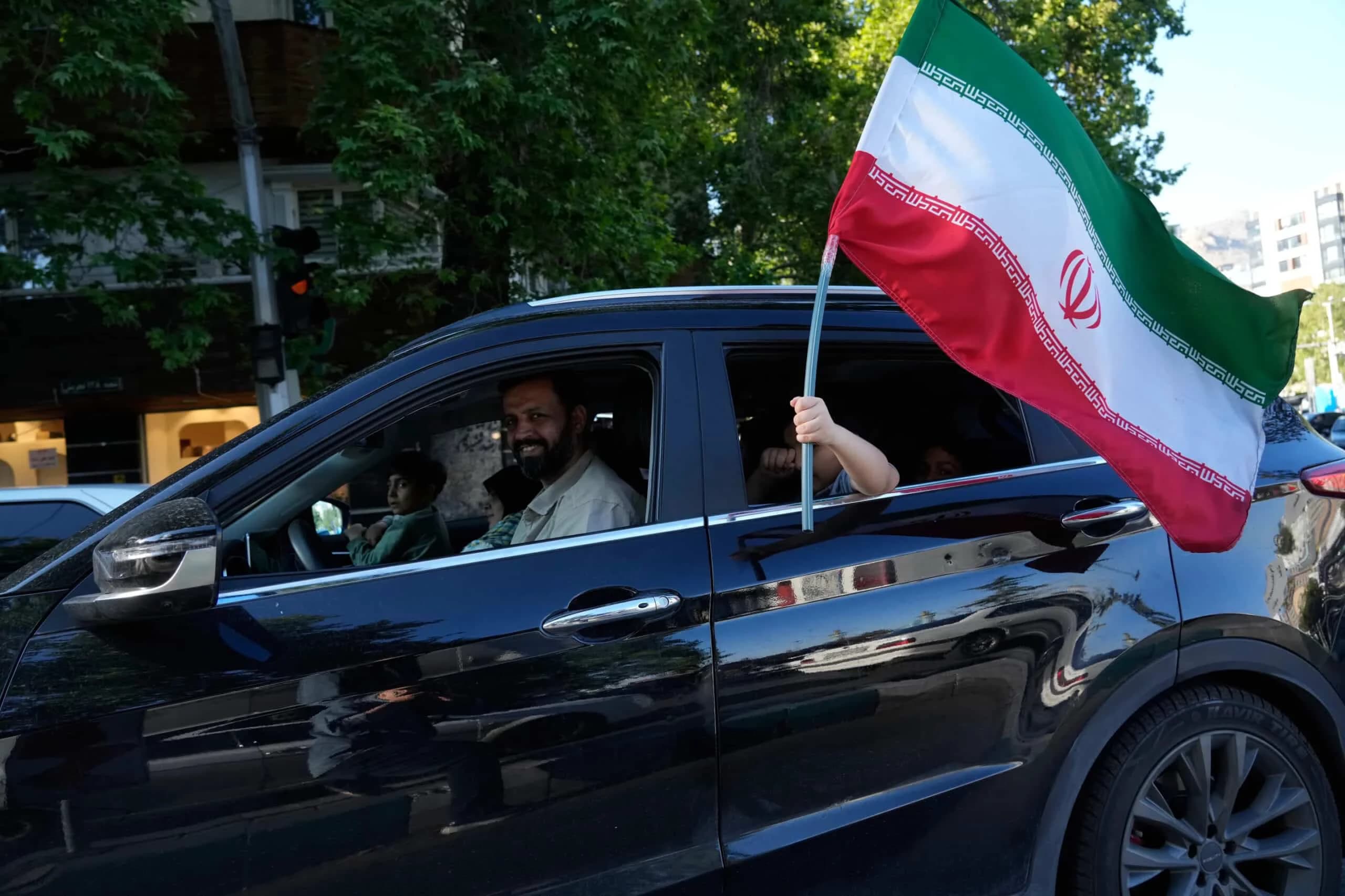 Inirekomenda ng Iran ang 30-Araw na Pansamantalang Pagtigil; Nag-aalinlangan si Trump sa Kasunduan